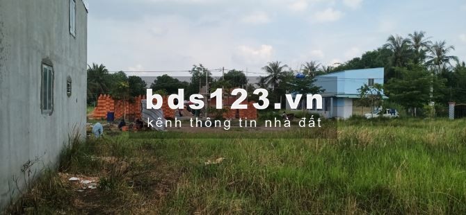 Chính chủ bán gấp 300m(10x30) đất mặt tiền 830B,Long Định,Cần Đước,Long An,giá 6 tỉ,0938078565