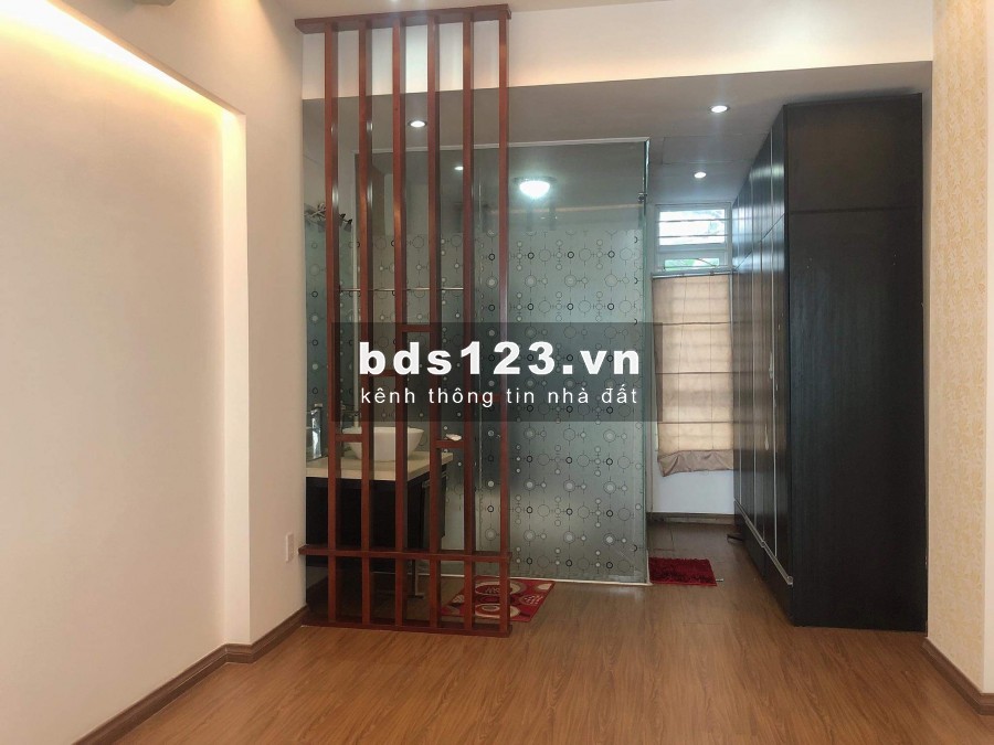 Bán nhà mới Đoàn Văn Bơ Quận 4, 3 phòng ngủ giá chỉ 2.3 tỉ