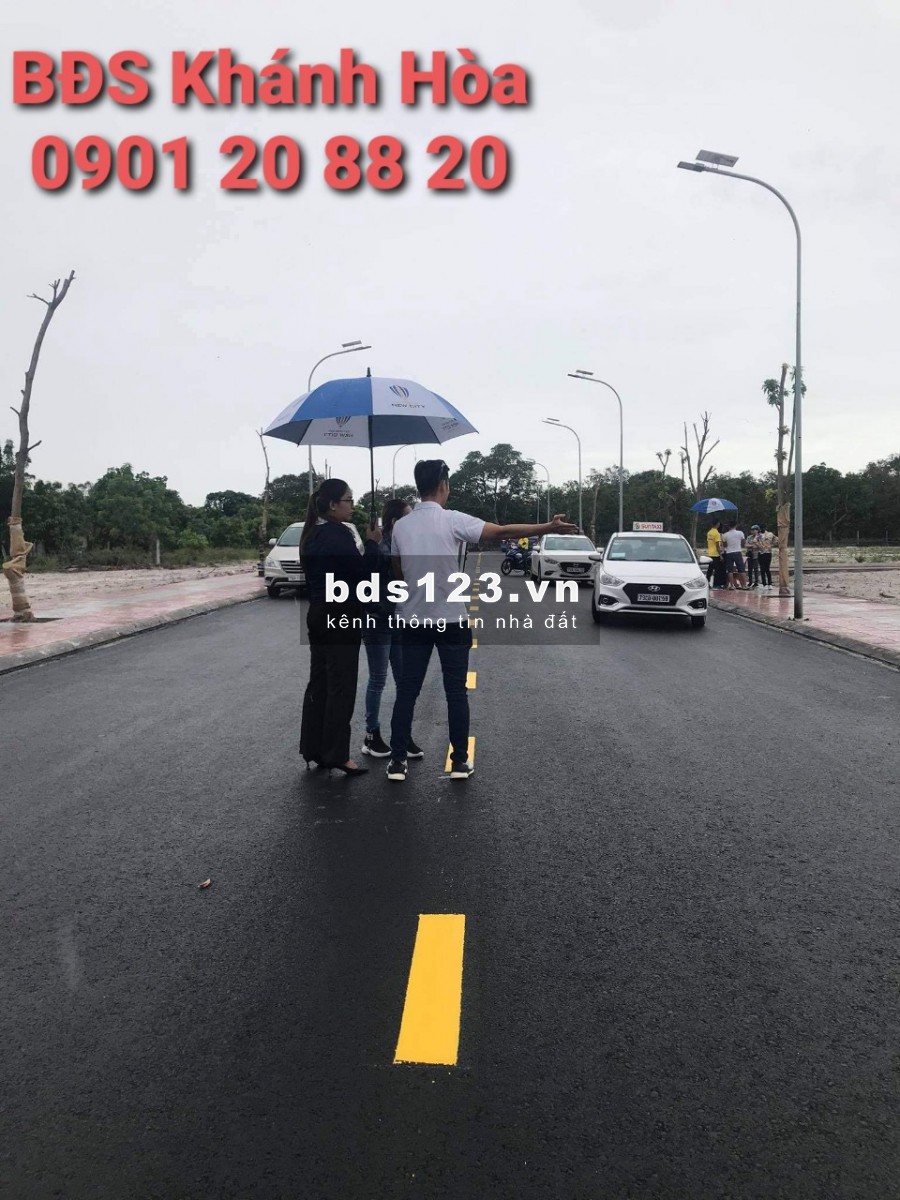 Đất ngay TT Cam Lâm. View đẹp. Giá chỉ 760 triệu/ lô.