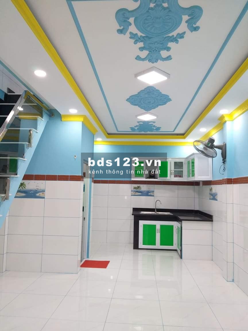 Nhà mới lô góc Đoàn Văn Bơ Quận 4, sổ nở hậu giá chỉ 2.6 tỉ