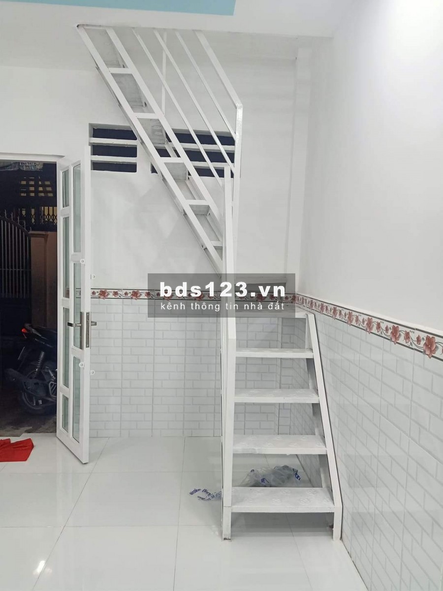 Nhà mới lô góc Đoàn Văn Bơ Quận 4, sổ nở hậu giá chỉ 2.6 tỉ