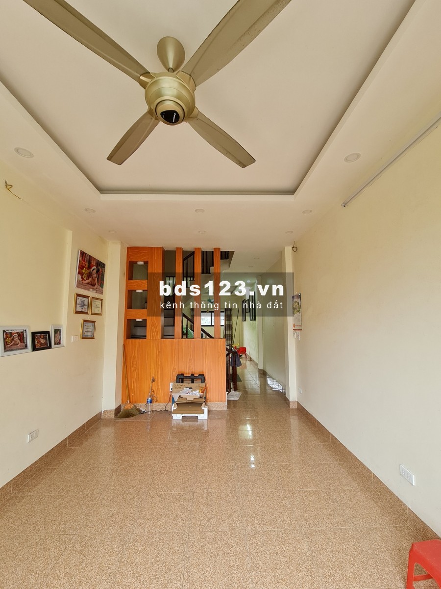 Bán nhà 5 tầng đường ô tô tránh khu vực vip Thạch Bàn, Long Biên giá chỉ 3,x tỷ (x nhỏ)