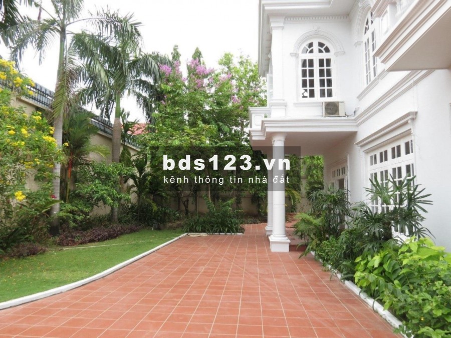 Cho thuê Villa hồ bơi sân vườn Thiết kế hiện đại 700m2 Lê Văn Miến Thảo điền Quận 2