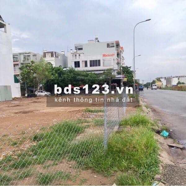 Bán đất 2 măt tiền kinh doanh trong khu dân cư bến cát