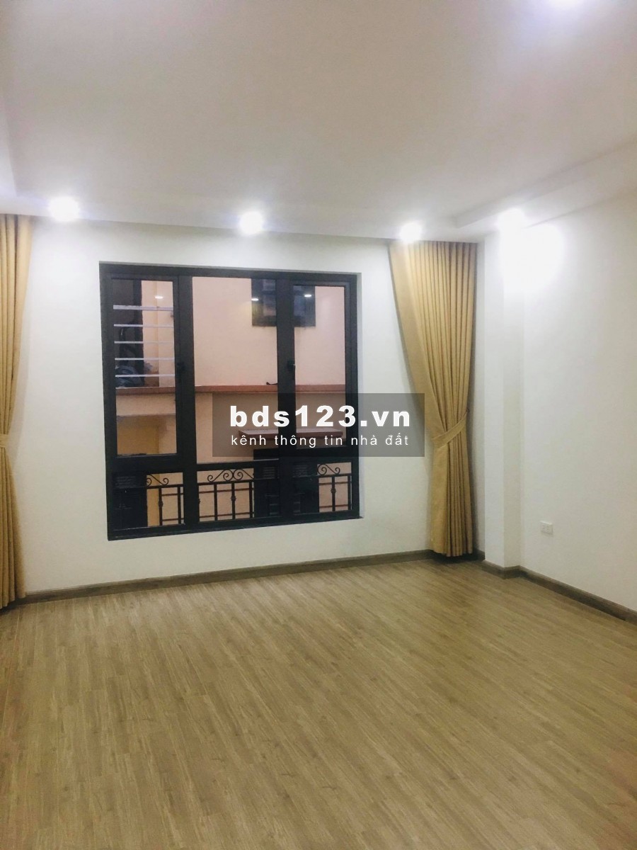 Bán Nhà Khu Cầu Giấy - Vị Trí Đẹp Chỉ Hơn 3 tỷ