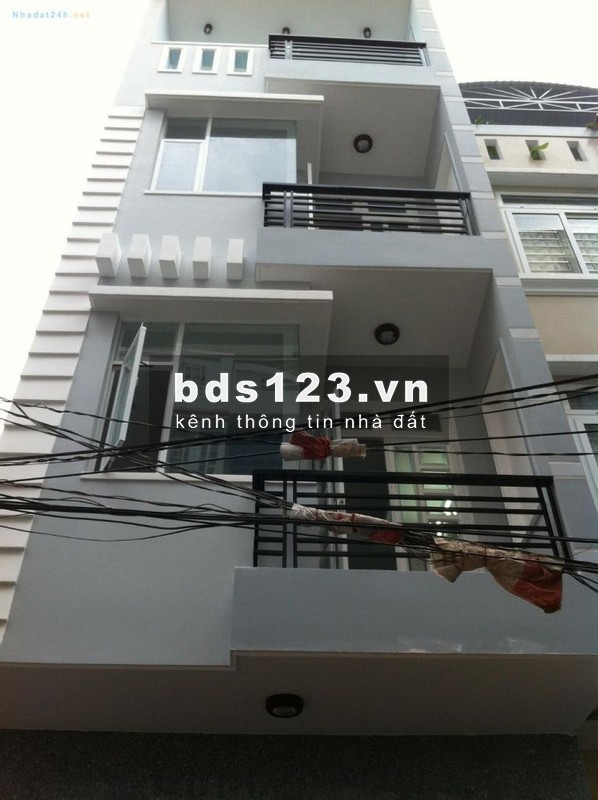 Bán Nhà Khu Cầu Giấy - Vị Trí Đẹp Chỉ Hơn 3 tỷ