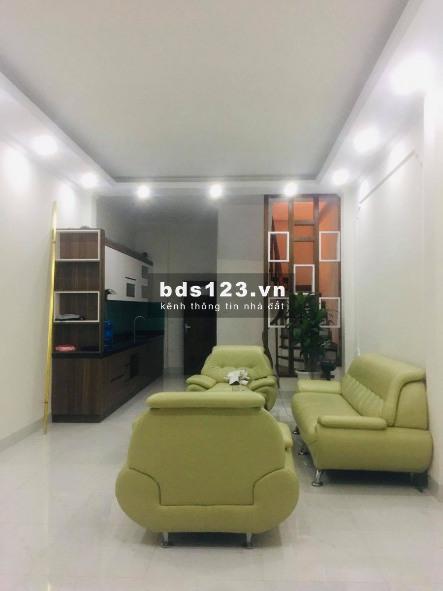 Bán Nhà Khu Cầu Giấy - Vị Trí Đẹp Chỉ Hơn 3 tỷ