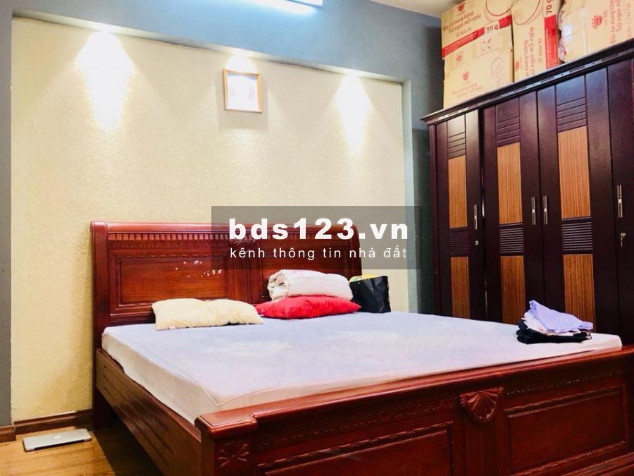 Bán gấp nhà Mỹ Đình 60m, 3T, ô tô 30m, An ninh, an sinh tốt.Giá 2,49 tỷ. LH 0975626023