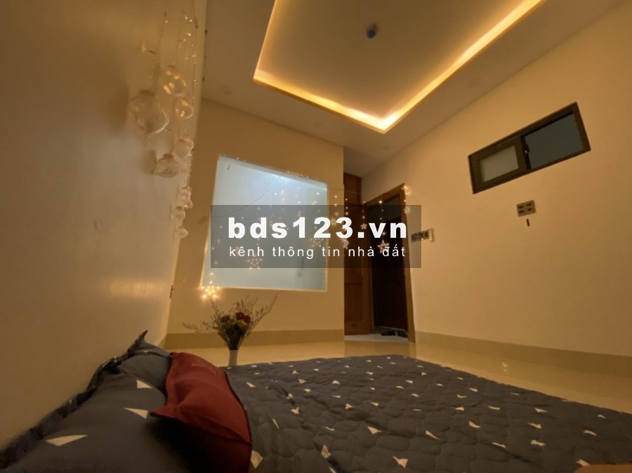 Phòng BAO ĐẸP, MỚI, máy lạnh, tủ lạnh,tủ quần áo- gần ĐH Văn Lang, FPT, 85A Nguyễn Thượng Hiền