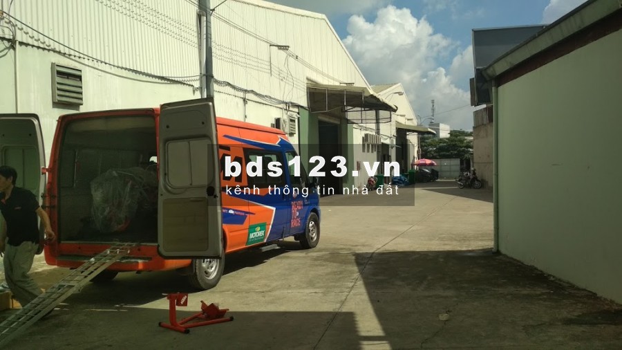 CHO THUÊ 5.700M2 SHOWROOM, KHO CHỨA HÀNG, PHÙ HỢP Ô TÔ, ĐÁ HOA CƯƠNG