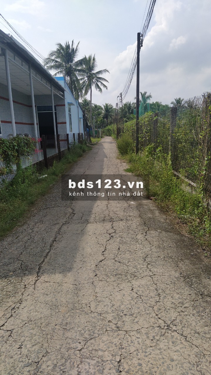 Bán Nhà xưởng giá rẻ tại Bến Tre, đang cho thuê 60trieu/tháng