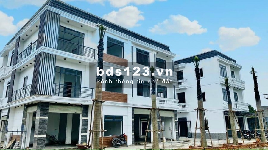 Bán Villa mới xây xong 8x16 Hoàng Phan Thái. Bình Chánh. 2 tấm.