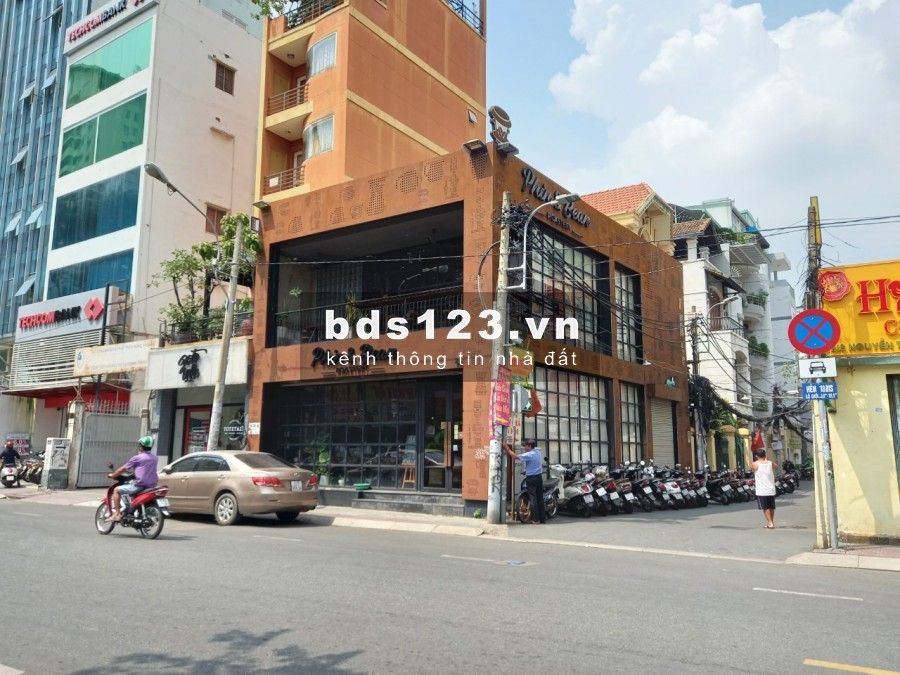 Cho thuê nhà góc 2 mặt tiền Nguyễn Thị Minh Khai (8x12m) giá cực tốt 160 triệu