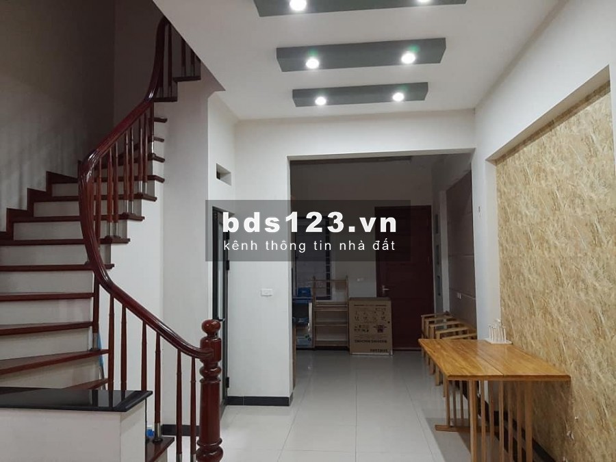 Tôi cần bán nhà Quang Trung Hà Đông DT45m 4 tầng MT4m, phân lô vuông, vỉa hè ô tô đỗ .