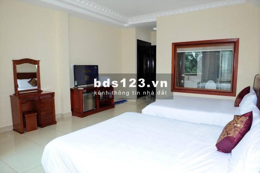BÁN GẤP KHÁCH SẠN MẶT TIỀN TRƯỜNG SƠN P4 TÂN BÌNH, DOANH THU 380TR/THÁNG, 8 TẦNG, 24 PHÒNG CHỈ CÓ 42 TỶ!