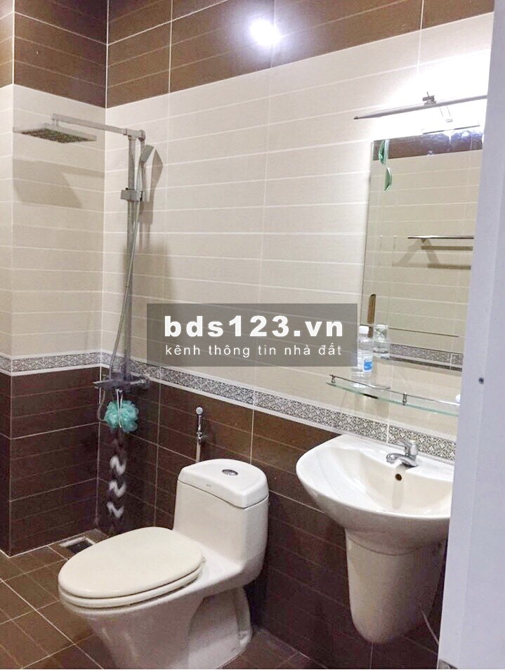 Cho thuê nhà 2 lầu mặt tiền NB đường Bông Sao Phường 5 Quận 8