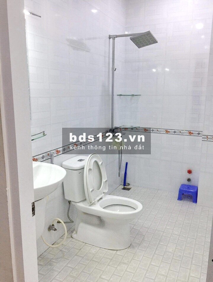 Cho thuê nhà 2 lầu mặt tiền NB đường Bông Sao Phường 5 Quận 8