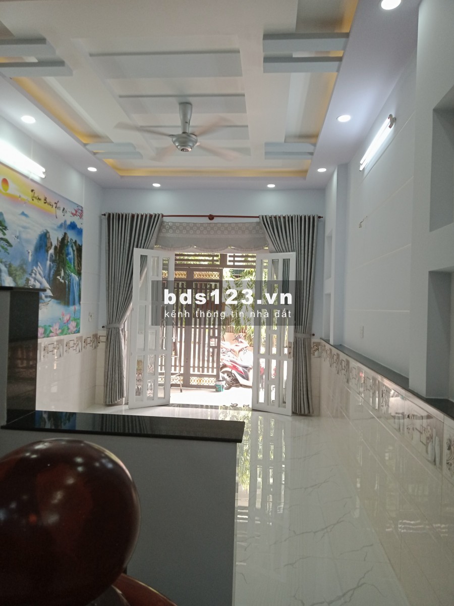 Bán nhà hẻm 10m. 4x14m, đúc 3.5 tấm, sẹc đường Mã Lò, Bình Tân
