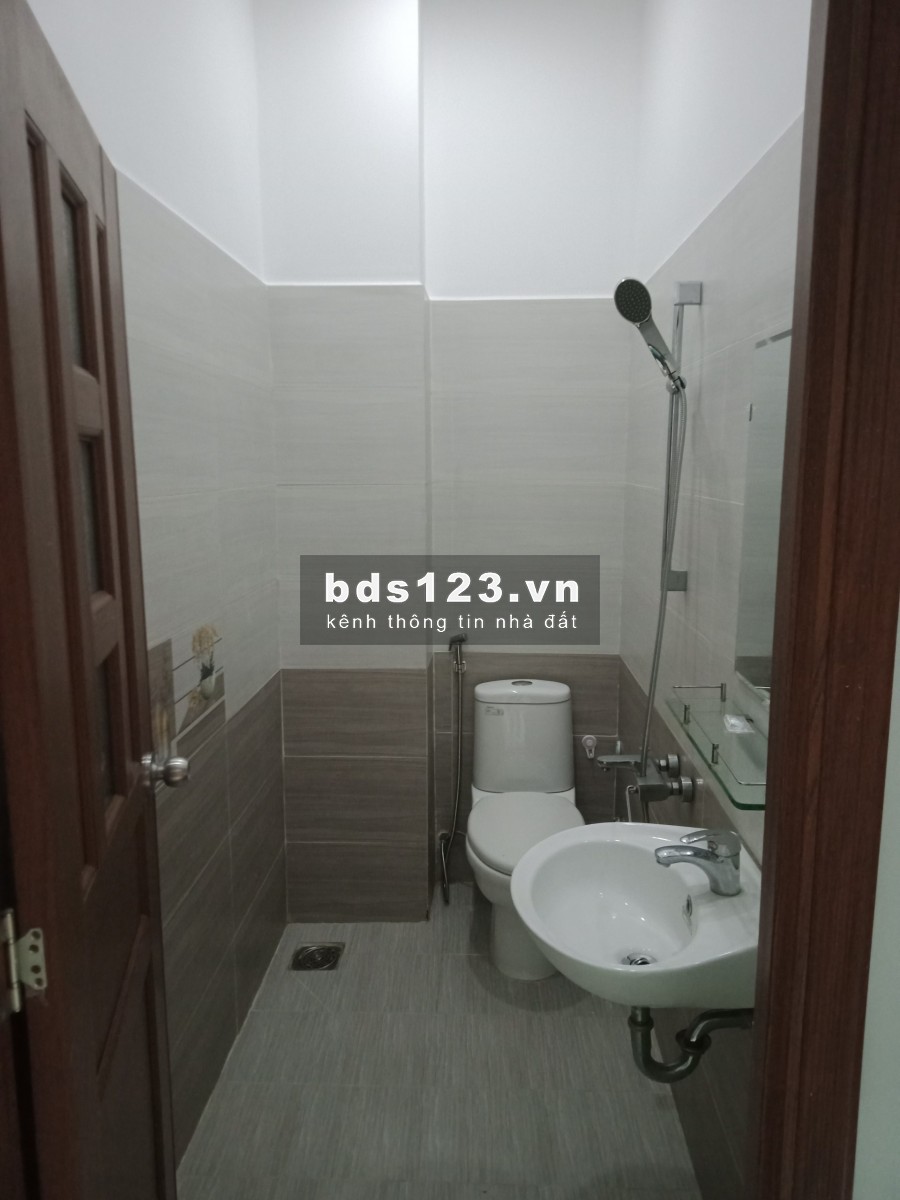 Bán nhà hẻm 10m. 4x14m, đúc 3.5 tấm, sẹc đường Mã Lò, Bình Tân