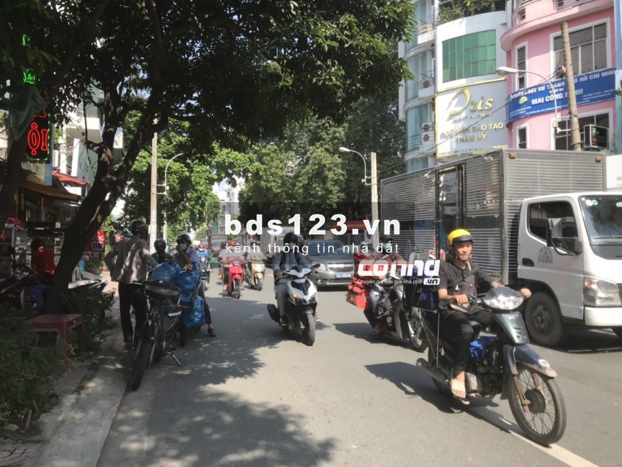 Nhà mặt tiền kinh doanh tự do khu văn phòng 5x22m 3 lầu phường 9 quận Phú Nhuận