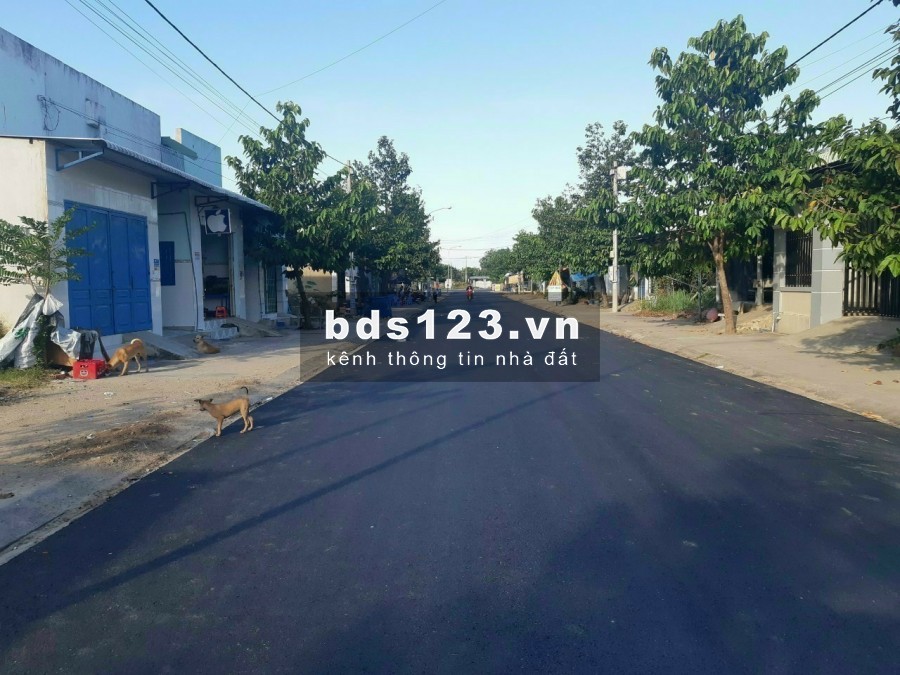 Ngộp bán đất Phú Chánh TĐC Đài Loan, dân cư đông đúc, giá chỉ 10tr/m2, SHR
