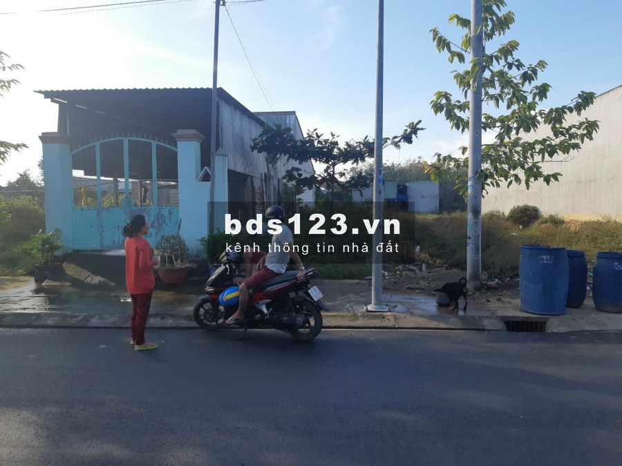 Ngộp bán đất Phú Chánh TĐC Đài Loan, dân cư đông đúc, giá chỉ 10tr/m2, SHR