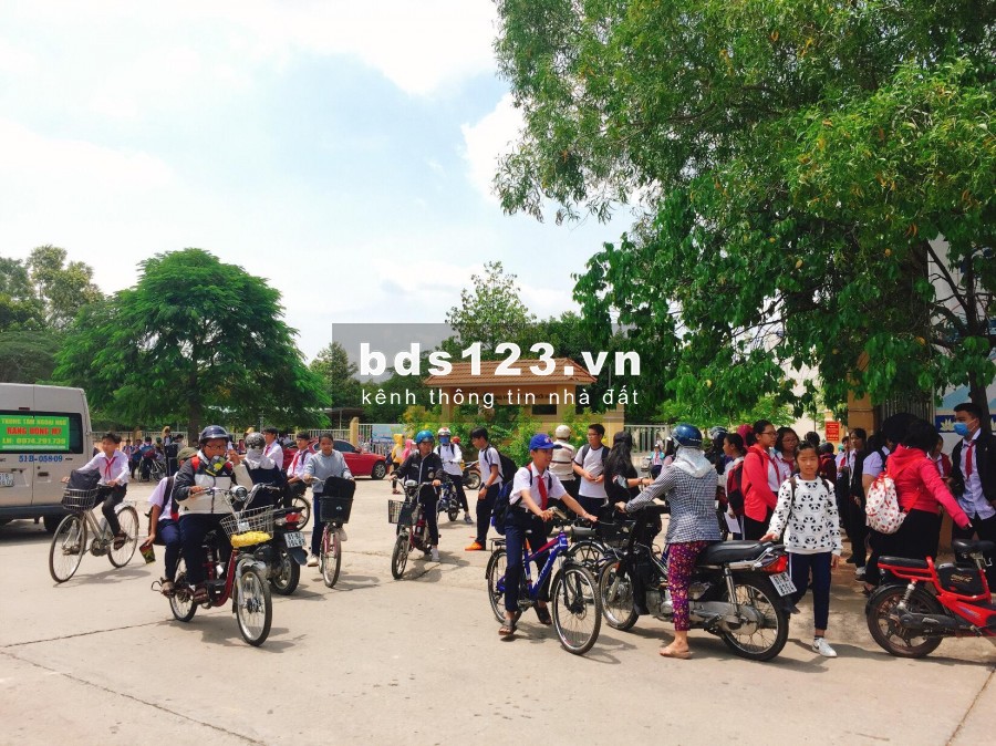 (Bán gấp 750tr) lô đất 300m2 thổ cư sổ hồng ở chợ Bình Dương cách Quốc Lộ 13 & cao tốc MP - TV 300m