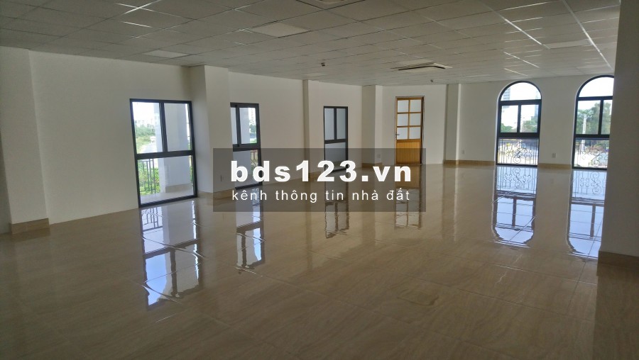 Cho thuê Tòa nhà văn phòng mới hầm 7 lầu 2000m2 trần não Bình An Quận 2 MS:259