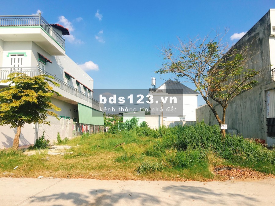 (Bán gấp 750tr) lô đất 300m2 thổ cư sổ hồng ở chợ Bình Dương cách Quốc Lộ 13 & cao tốc MP - TV 300m