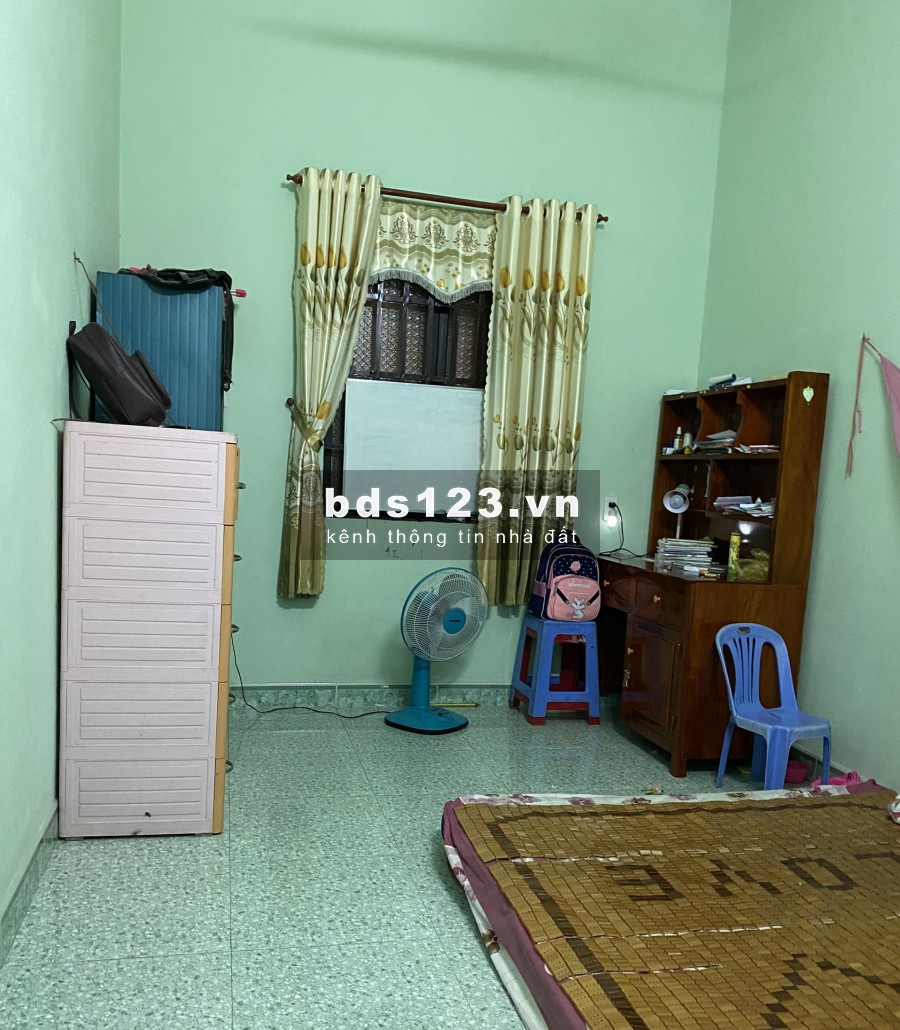 Về quê bán gấp nhà cấp 4 100m2(5,5x18) SHR dân đông