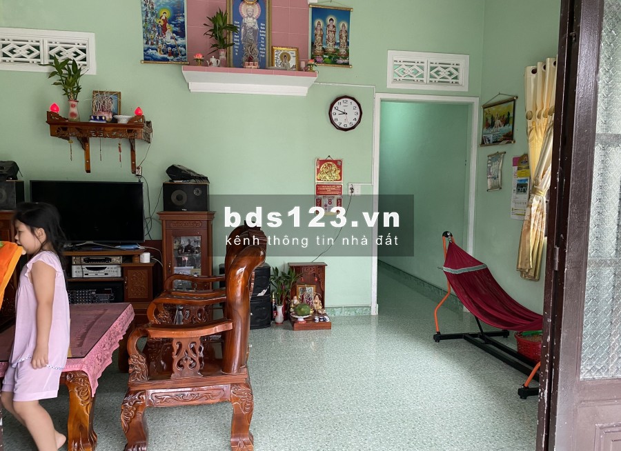 Về quê bán gấp nhà cấp 4 100m2(5,5x18) SHR dân đông
