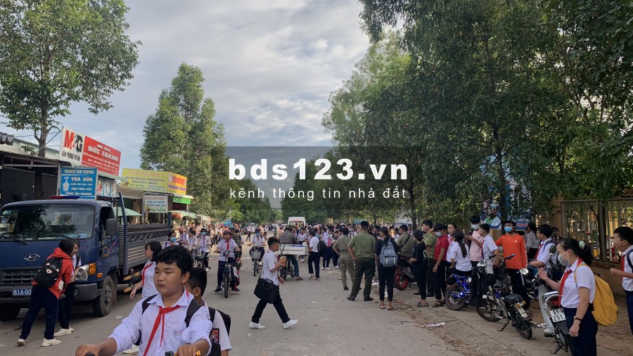 GIA ĐÌNH CẦN BÁN DÃY TRỌ ĐÔI 14PH 2KIOT CHO THUÊ 20TR/THÁNG Ở CHỢ BÌNH DƯƠNG