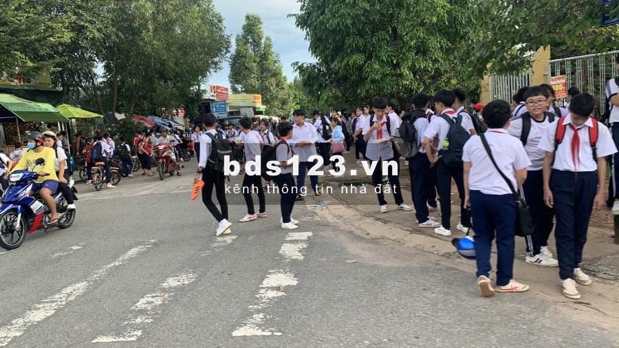 CẦN BÁN DÃY TRỌ ĐÔI 14PH 2KIOT , ĐANG KINH DOANH ỔN ĐỊNH , GIÁ 1TỶ3 , SỔ HỒNG RIÊNG THỔ CƯ , Ở KHU ĐÔ THỊ BD