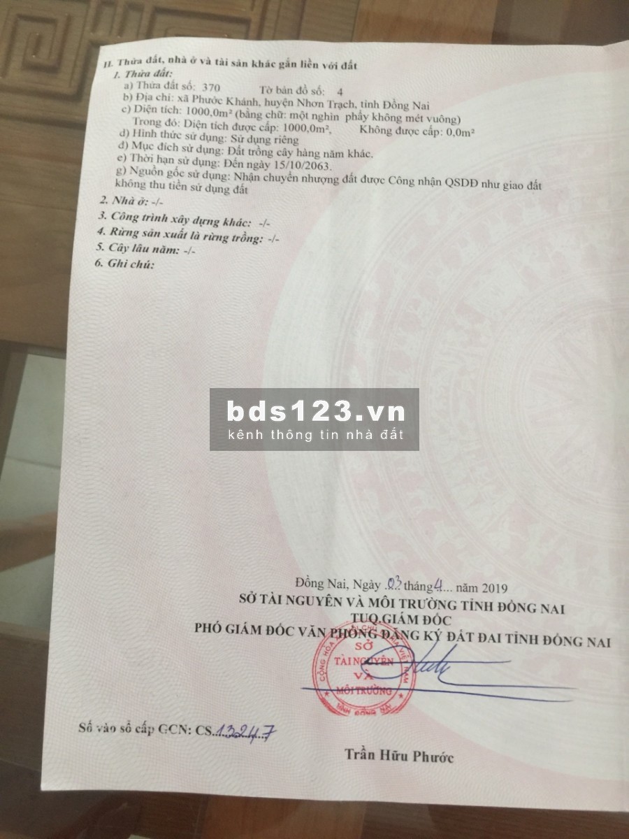 Thửa đất nằm trên mặt tiền đường 4m, có view sông nhỏ, phù hợp xây nhà vườn sinh thái