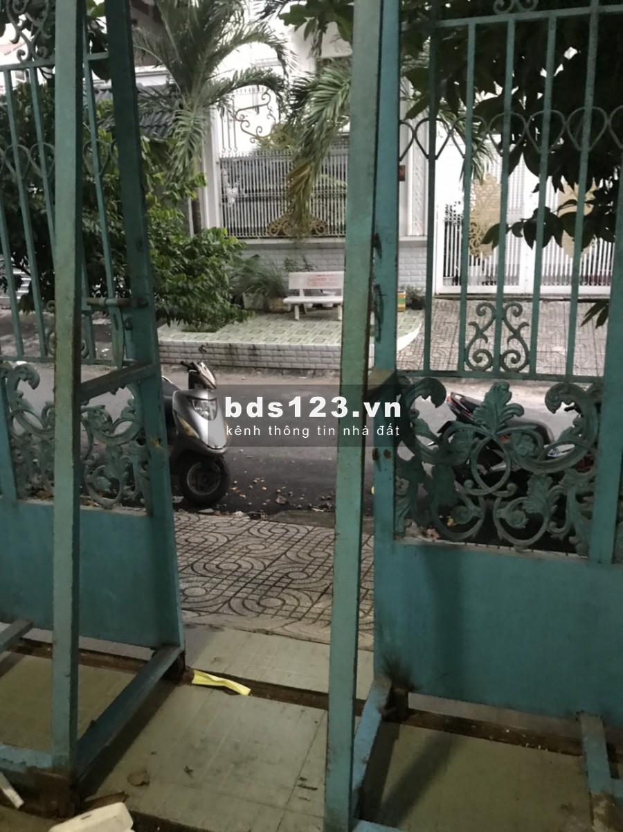 Nhà bán gấp, giá rẻ Đường An Dương Vương, phường 16, quận 8, liền kề 3 căn 250m2, giá 17 tỷ.