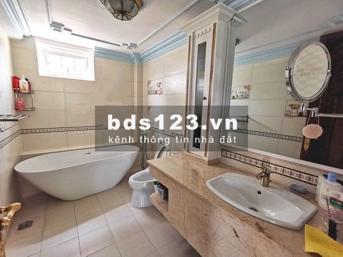Cho thuê Villa cổ điển Pháp Hồ bơi sân vườn 1155m2 Nguyễn Ư Dĩ Thảo điền Quận 2 MS: