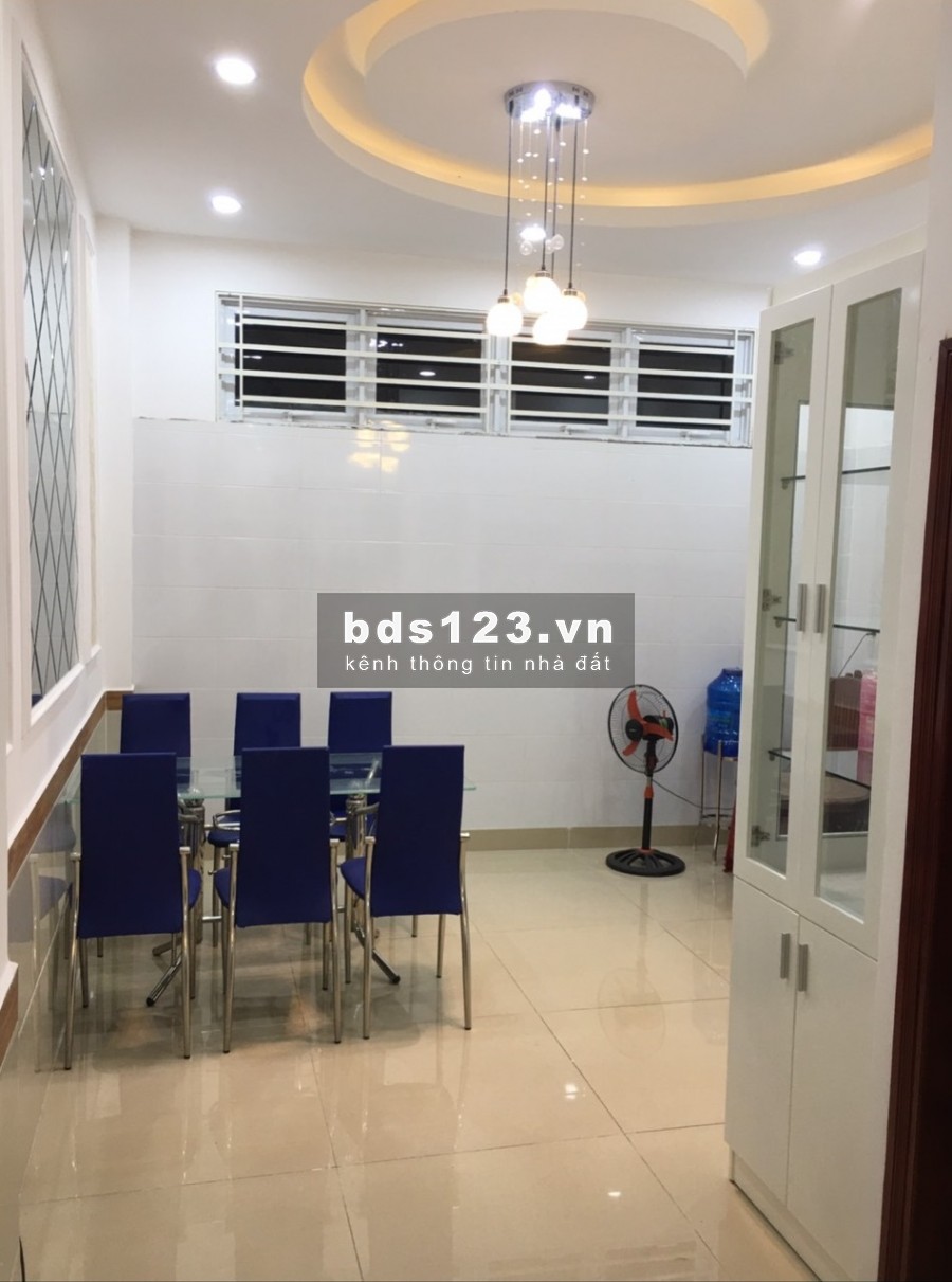 Bán nhà 4x18m, 2 lầu, HXH Tám Danh, Phường 4, Quận 8