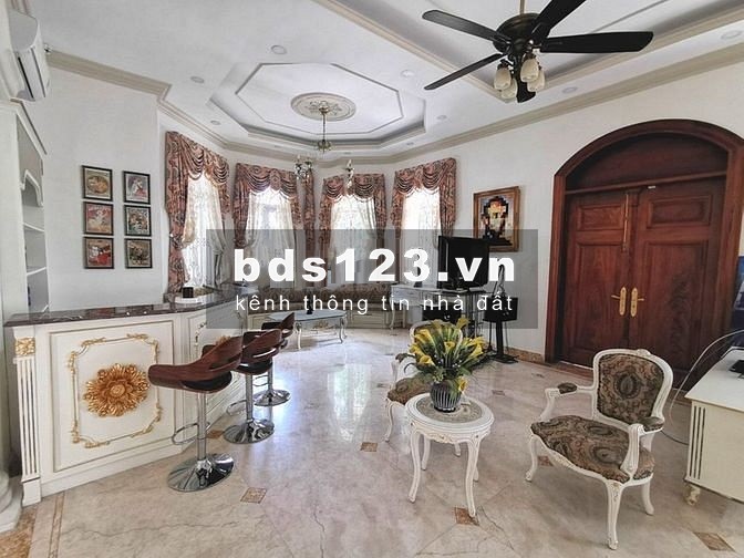 Cho thuê Villa cổ điển Pháp Hồ bơi sân vườn 1155m2 Nguyễn Ư Dĩ Thảo điền Quận 2 MS: