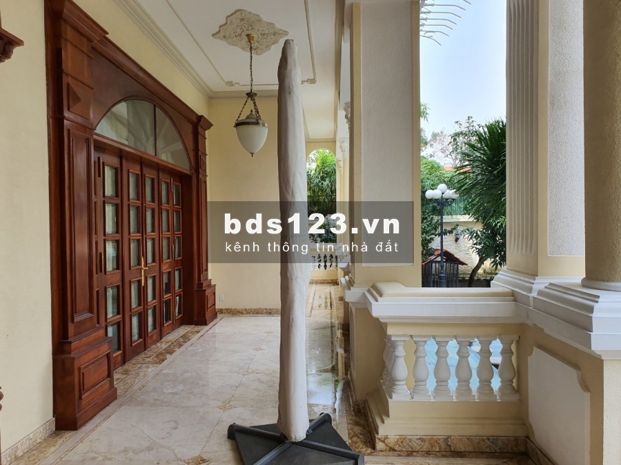 Cho thuê Villa cổ điển Pháp Hồ bơi sân vườn 1155m2 Nguyễn Ư Dĩ Thảo điền Quận 2 MS: