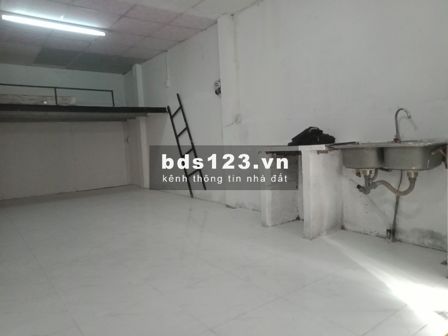 NHÀ HẺM LỚN, CÓ MẶT BẰNG NHỎ ĐỂ KINH DOANH NGAY XÔ VIẾT NGHỆ TĨNH, BT