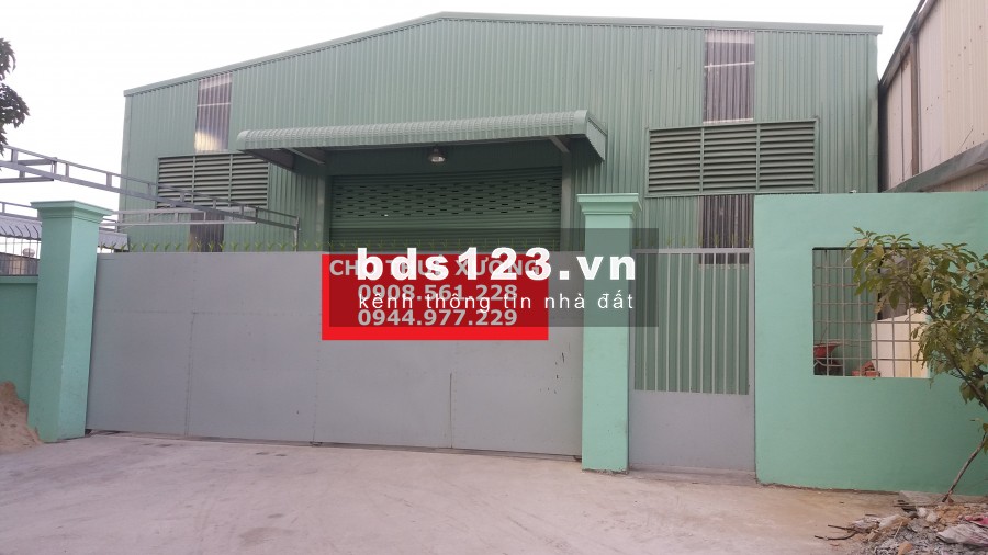 Cho thuê nhà xưởng dt: 700m2 giá 30 triêu/tháng xã nhị bình, huyện hoc môn. lh: 0908.561.228