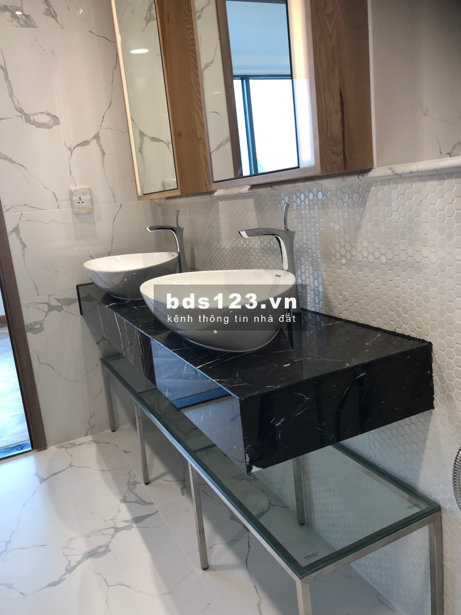 Căn hộ White House 1PN Sunwah Pearl cho thuê chỉ 15 triệu, tầng cao, nội thất mới 100%