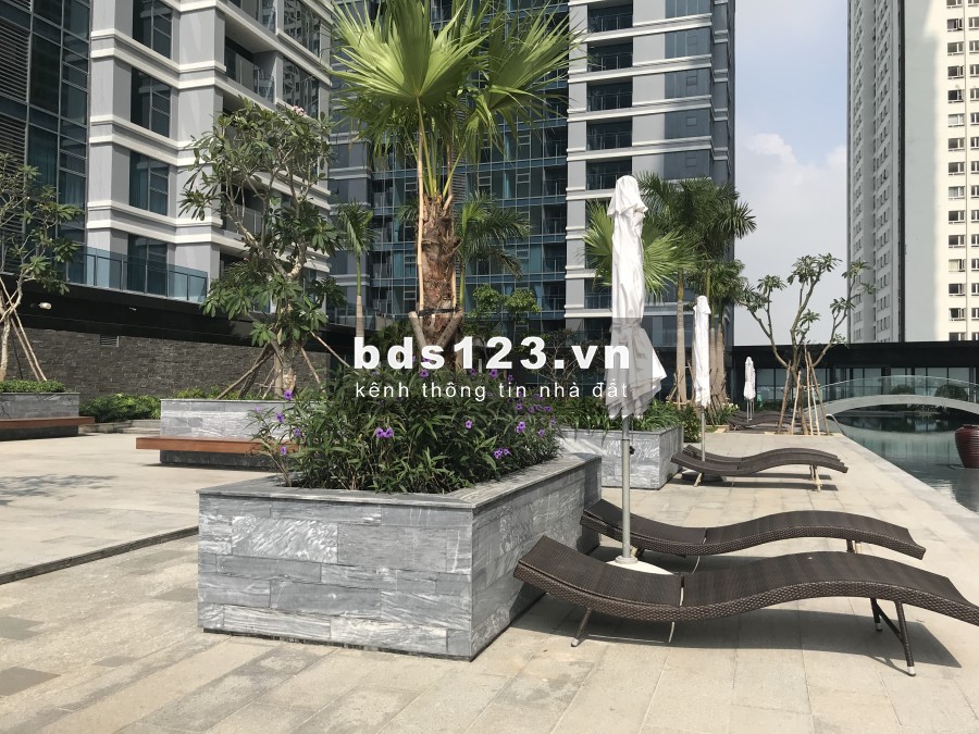 Căn hộ tòa White House 2PN Sunwah Pearl giá chỉ 18 triệu, view quận 1, nội thất cơ bản