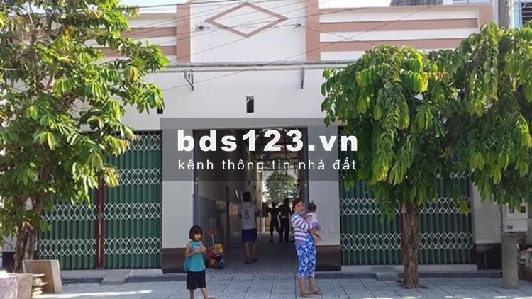 CẦN SANG GẤP 16 PHÒNG TRỌ (2 DÃY) ĐANG CHO THUÊ ĐỐI DIỆN KHU CÔNG NGHIỆP, DÂN ĐÔNG