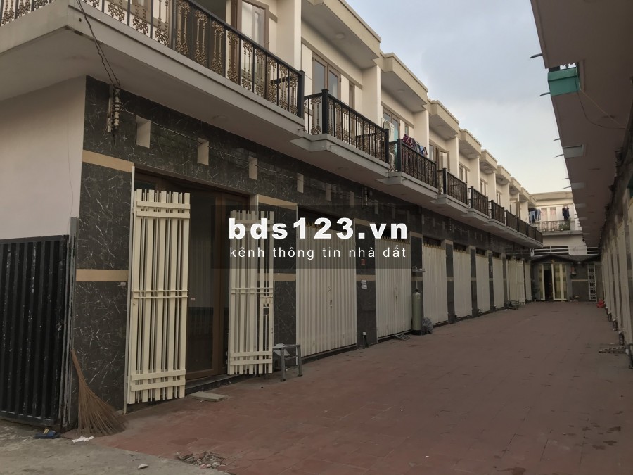 Cần vốn bán gấp nhà 1 trệt 1 gác lửng 1 lầu 750tr lh 0927156268