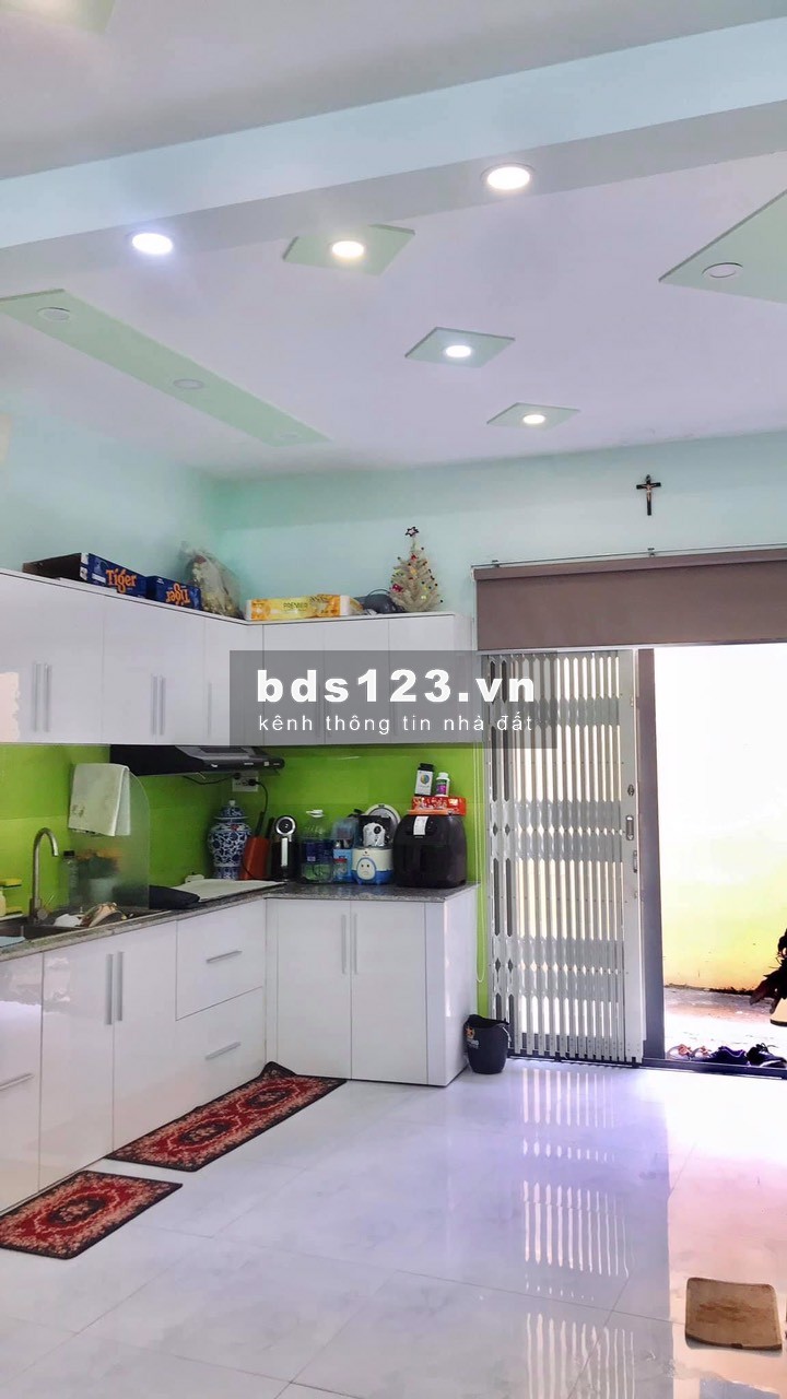 Nhà đôi ngang 7,5m đường Hòa Bình gần Đầm Sen, 70m2, giá 5,8 tỷ cần bán gấp