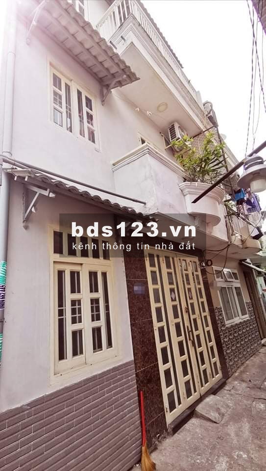 Nhà đôi ngang 7,5m đường Hòa Bình gần Đầm Sen, 70m2, giá 5,8 tỷ cần bán gấp