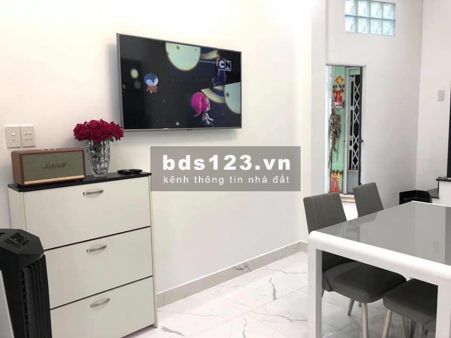 Đường Hồng Bàng Quận 10, giá 6.7 tỷ.