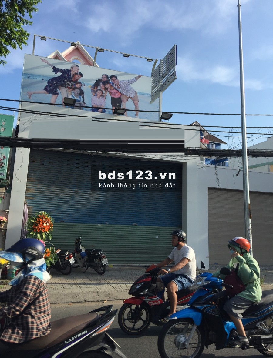 Mặt Tiền Đường Tân Kỳ Tân Quý, dt : 4 x 33 _ Nhà đẹp Tân Phú