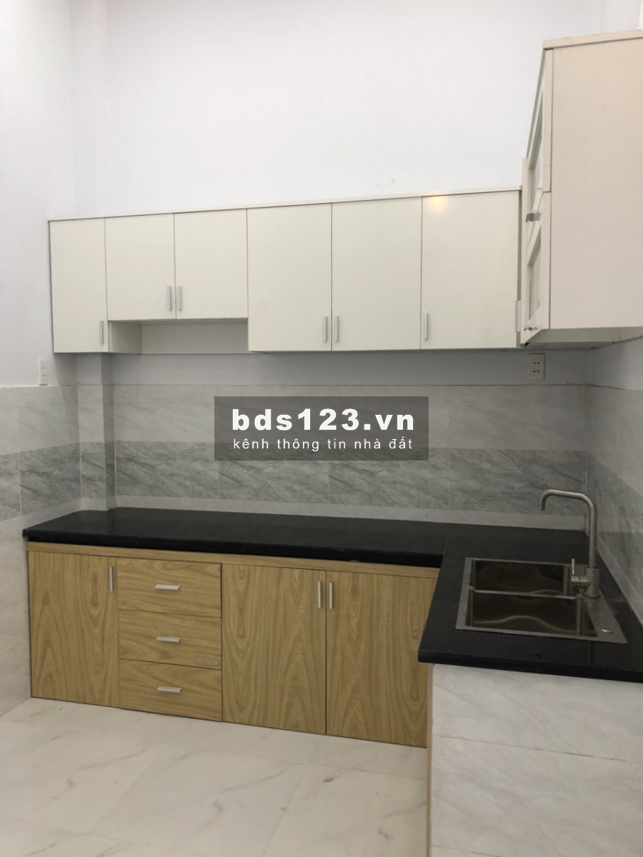 Bán nhà 2 lầu, sổ hồng, đường Lô Tư kéo dài, vị trí đẹp, chính chủ bán chỉ 2.2 tỷ